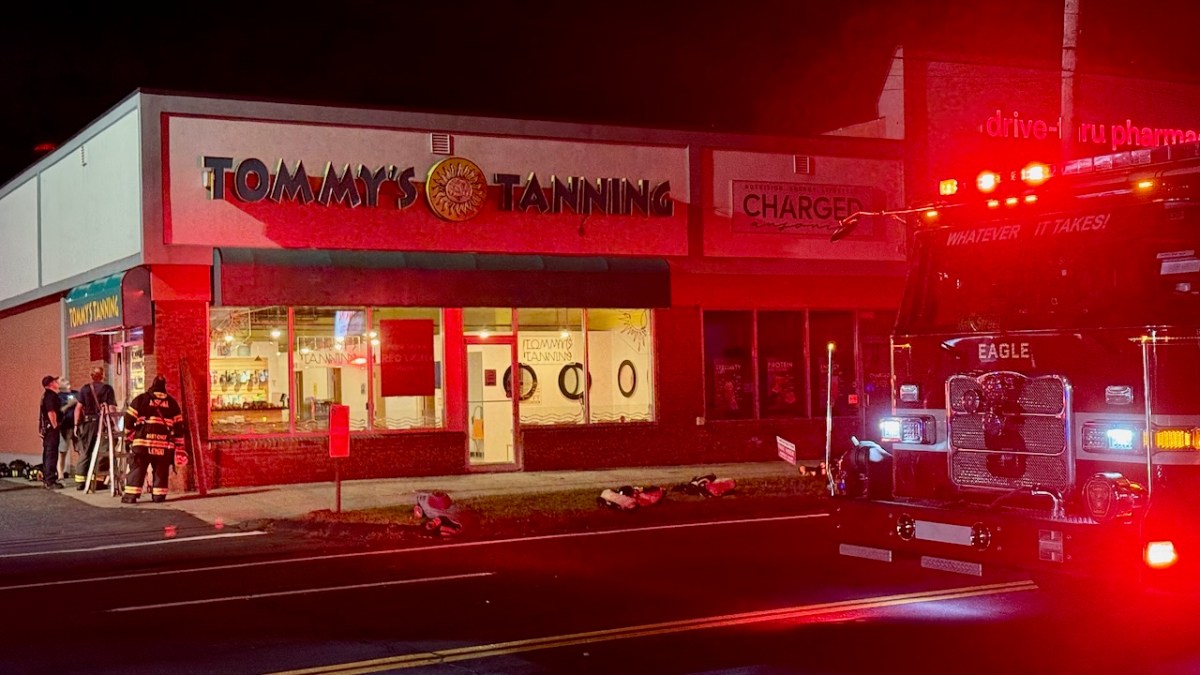 Firefighters respond to electric fire at Tommy's Tanning